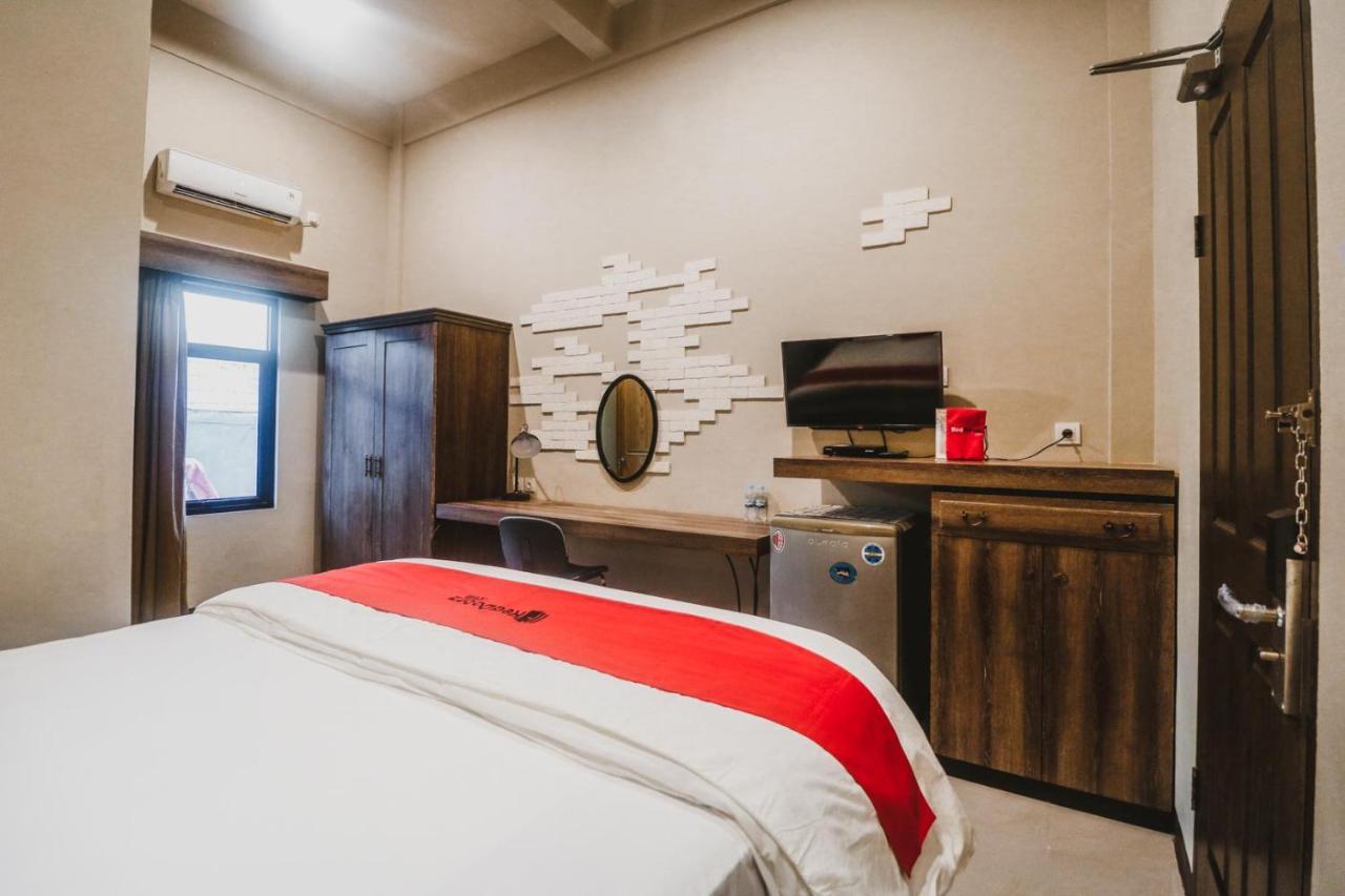 Reddoorz Plus Near Mall Slipi Jaya Jakarta Kültér fotó