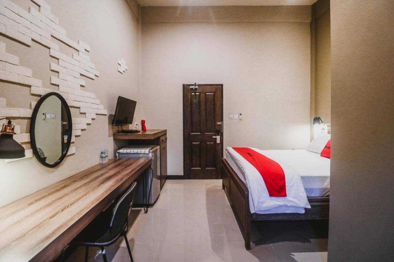 Reddoorz Plus Near Mall Slipi Jaya Jakarta Kültér fotó